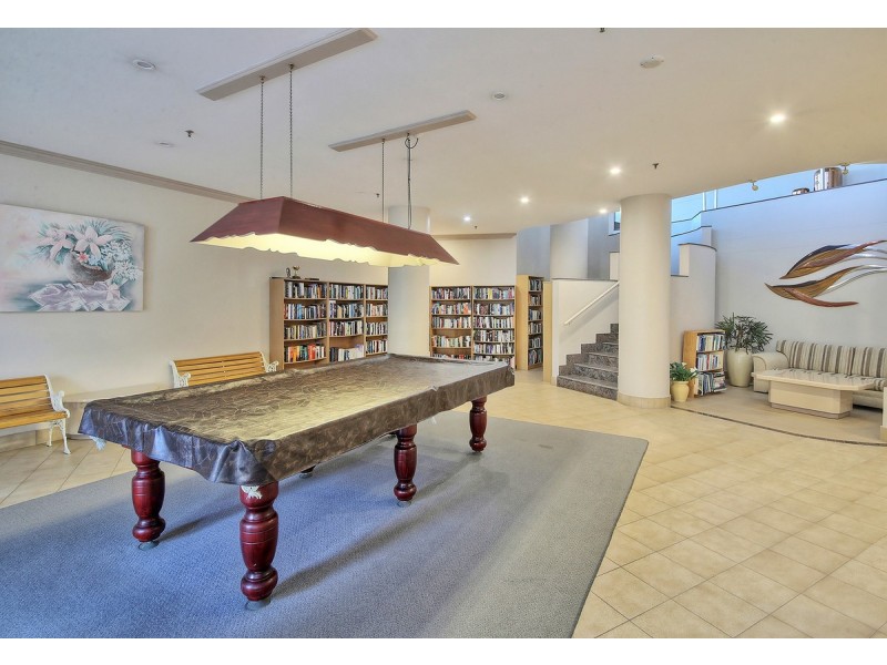 5C/5 Bayview Street, Runaway Bay QLD 4216