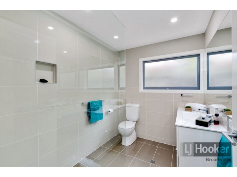 1/23 Ferguson Avenue, Labrador QLD 4215