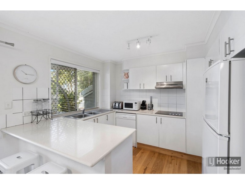 3/4 Madang Crescent, Runaway Bay QLD 4216