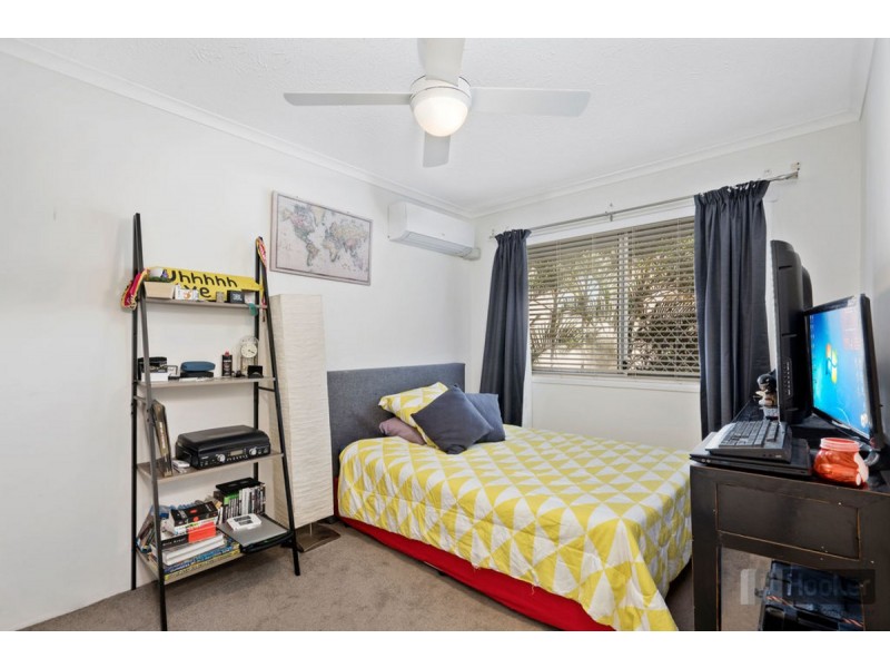 3/4 Madang Crescent, Runaway Bay QLD 4216