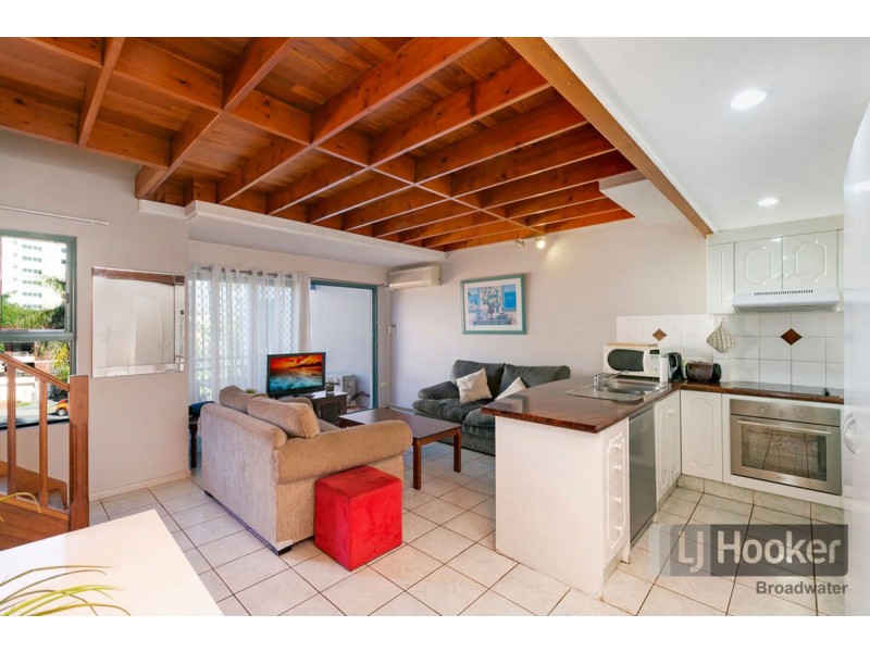 15/7-9 Robert Street, Labrador QLD 4215