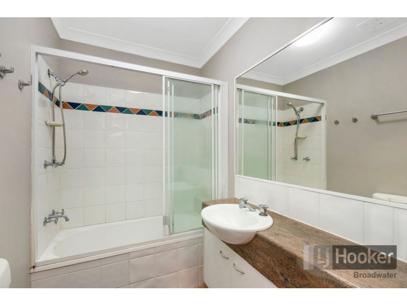 15/7-9 Robert Street, Labrador QLD 4215