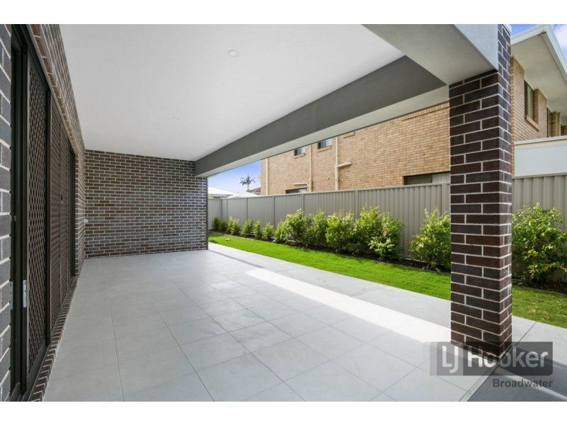 19 Fourth Avenue, Labrador QLD 4215