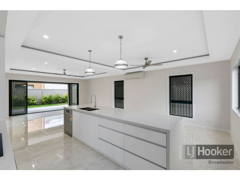 19 Fourth Avenue, Labrador QLD 4215