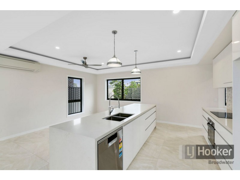 19 Fourth Avenue, Labrador QLD 4215