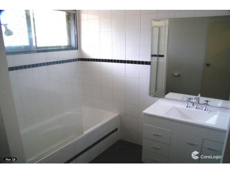 29 Burrinjuck Drive, Coombabah QLD 4216