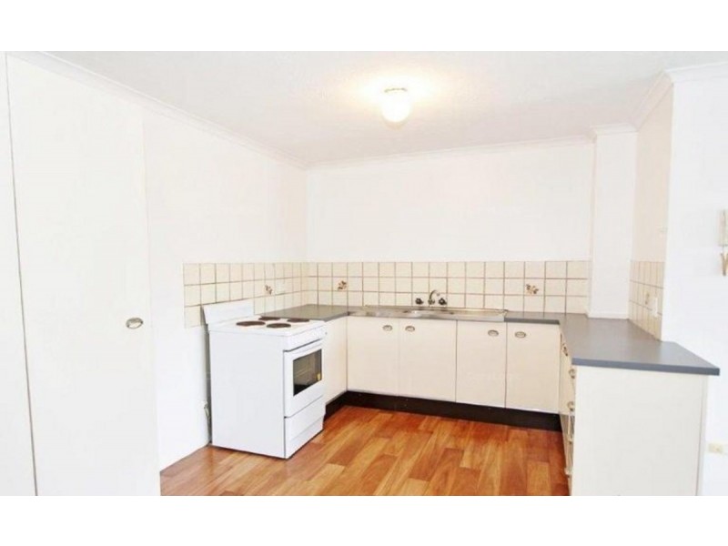 12/9 Bradford Street, Labrador QLD 4215