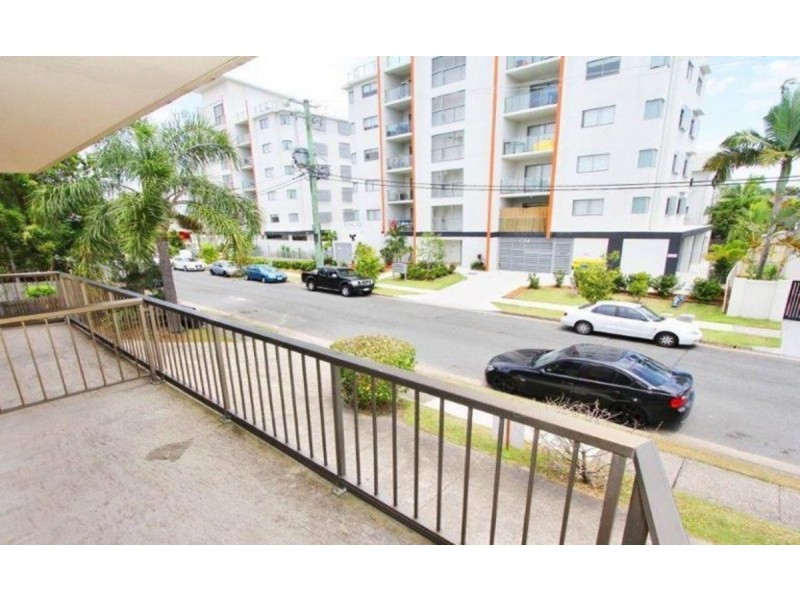 12/9 Bradford Street, Labrador QLD 4215