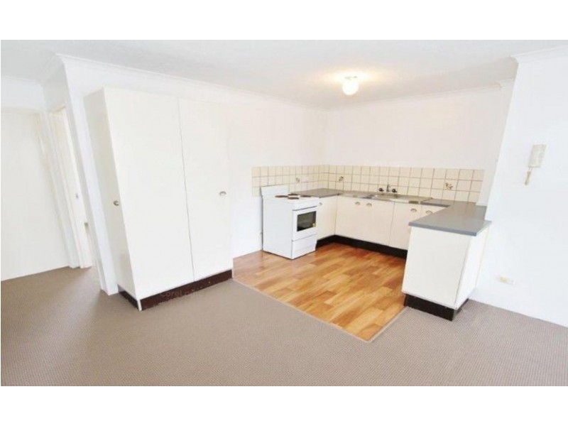 12/9 Bradford Street, Labrador QLD 4215