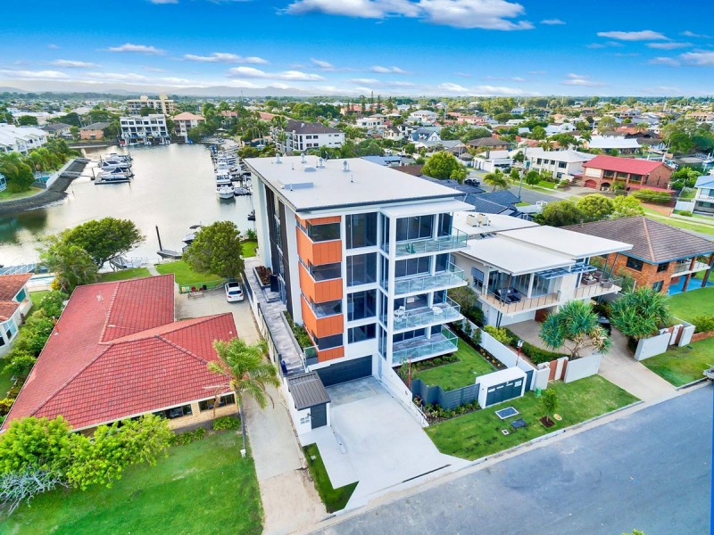 2/28 Anglers Esplanade, Runaway Bay QLD 4216