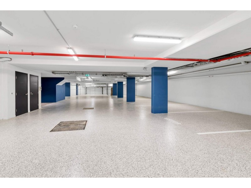 2/28 Anglers Esplanade, Runaway Bay QLD 4216