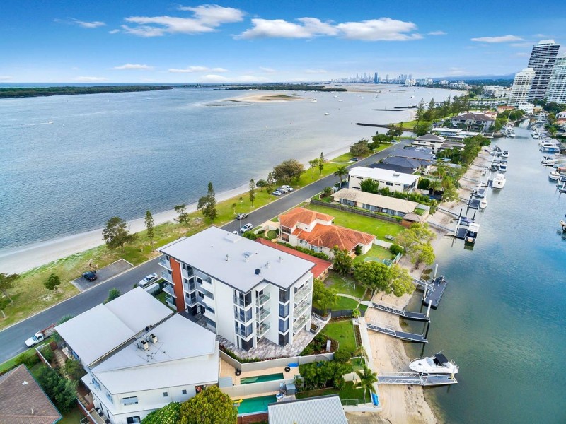 2/28 Anglers Esplanade, Runaway Bay QLD 4216