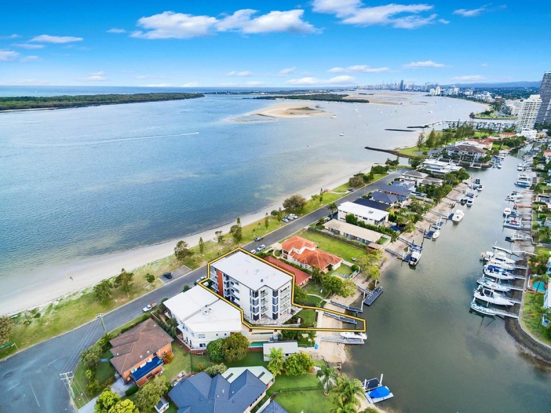 2/28 Anglers Esplanade, Runaway Bay QLD 4216