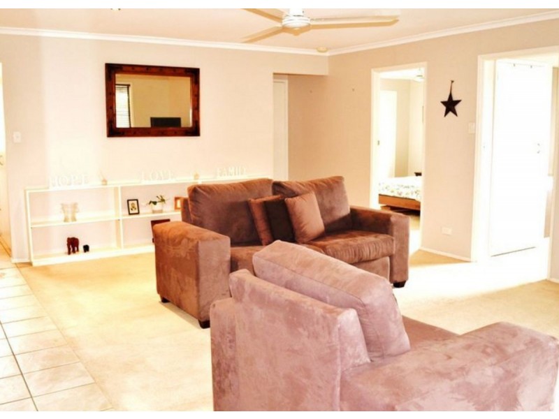 1/23 Eurimbula Court, Paradise Point QLD 4216