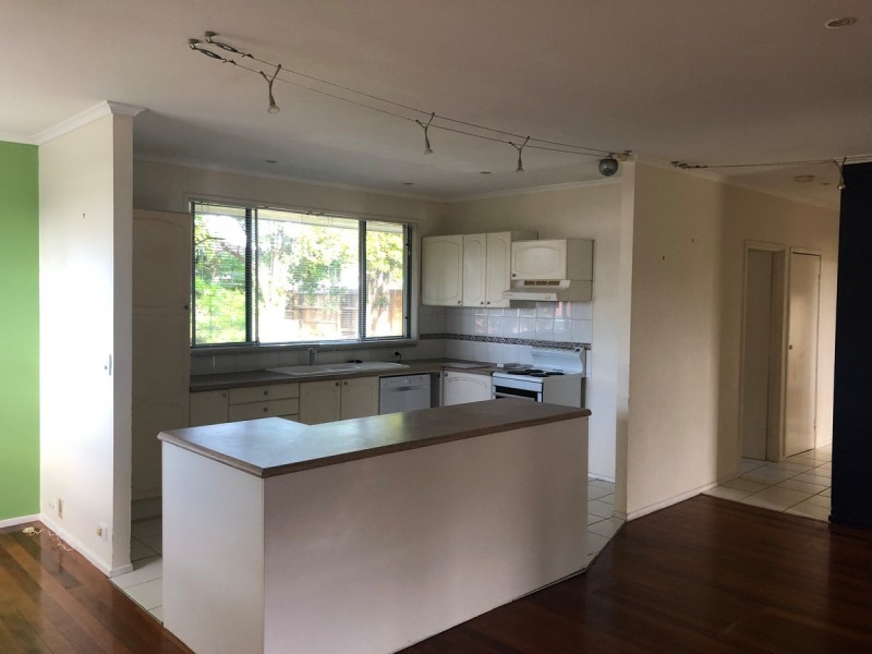 4 Joan Street, Southport QLD 4215