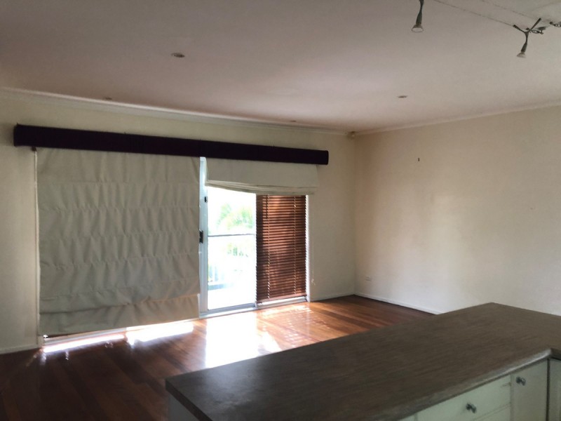 4 Joan Street, Southport QLD 4215