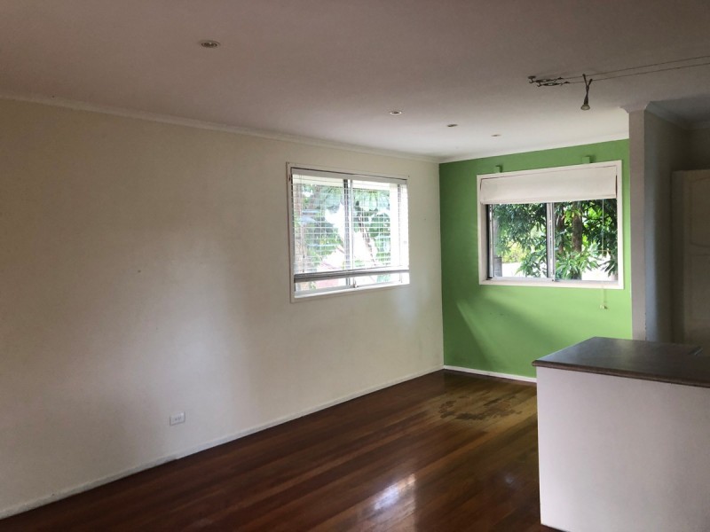 4 Joan Street, Southport QLD 4215