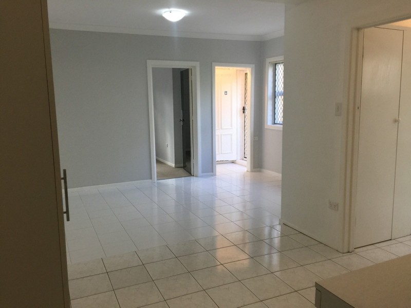 1/16 Sutherland Avenue, Labrador QLD 4215