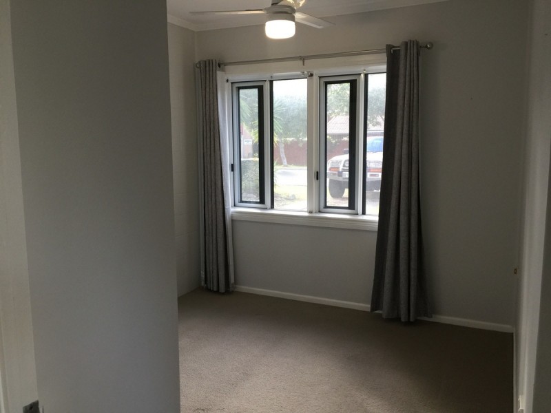 1/16 Sutherland Avenue, Labrador QLD 4215
