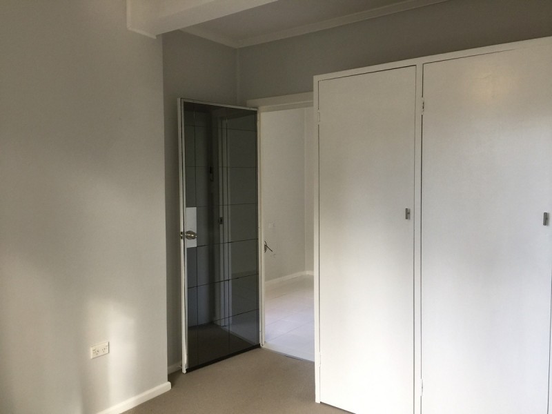 1/16 Sutherland Avenue, Labrador QLD 4215