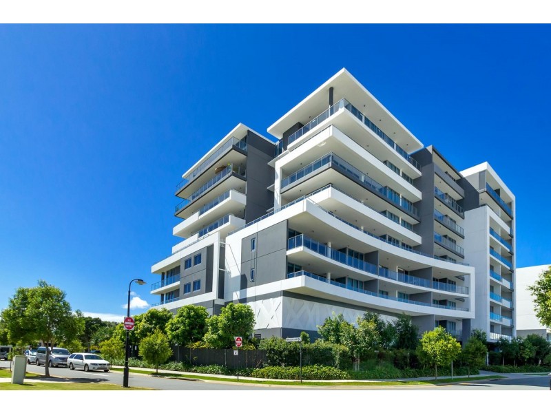 211/15 Compass Drive, Biggera Waters QLD 4216