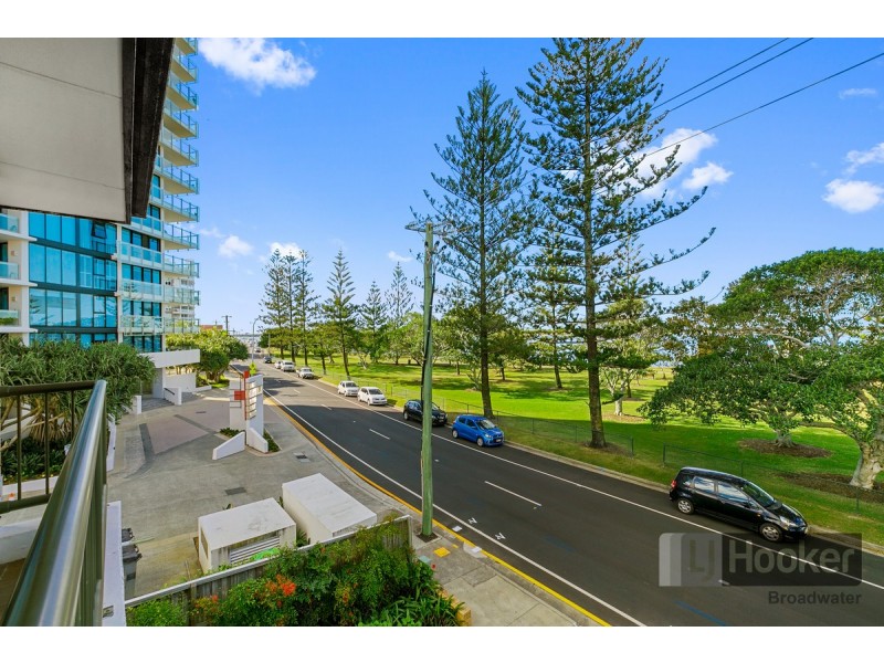 4/228 Marine Parade, Labrador QLD 4215