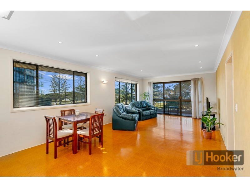 4/228 Marine Parade, Labrador QLD 4215