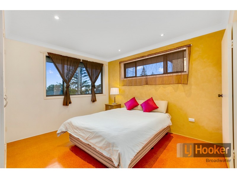 4/228 Marine Parade, Labrador QLD 4215