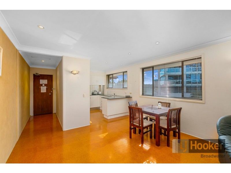 4/228 Marine Parade, Labrador QLD 4215