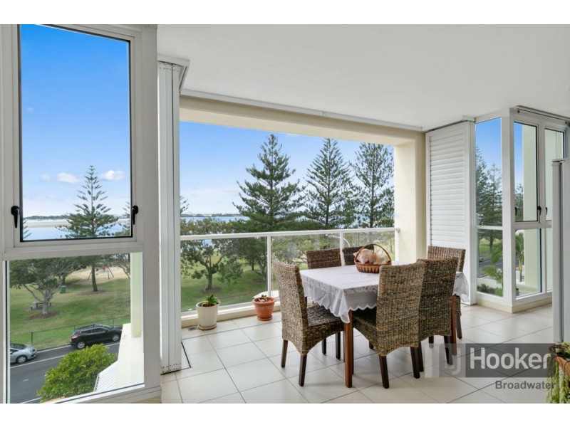 402/212-214 Marine Parade, Labrador QLD 4215
