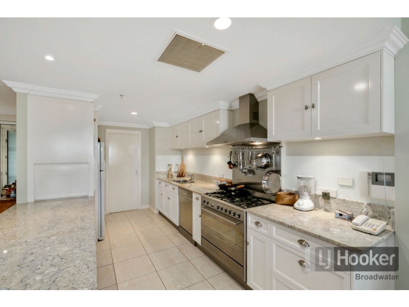 402/212-214 Marine Parade, Labrador QLD 4215