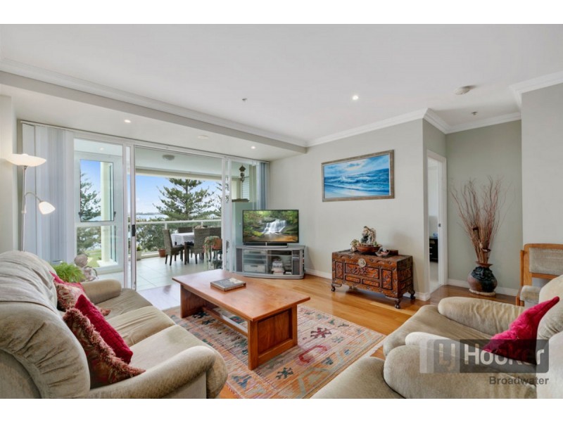 402/212-214 Marine Parade, Labrador QLD 4215
