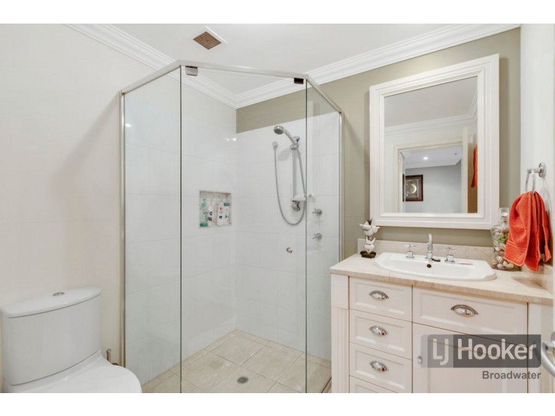 402/212-214 Marine Parade, Labrador QLD 4215