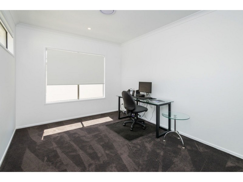 18 North View Street, Hope Island QLD 4212