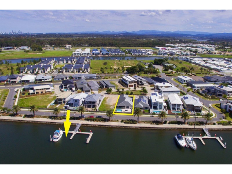 18 North View Street, Hope Island QLD 4212