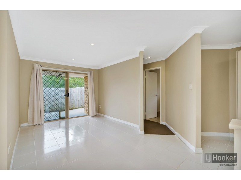 1/1 Gemma Glade, Labrador QLD 4215