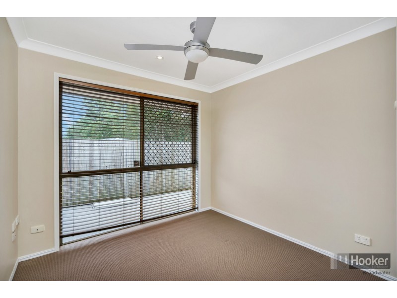 1/1 Gemma Glade, Labrador QLD 4215