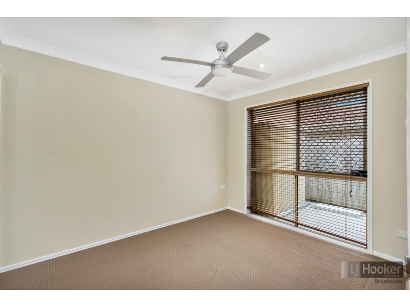1/1 Gemma Glade, Labrador QLD 4215
