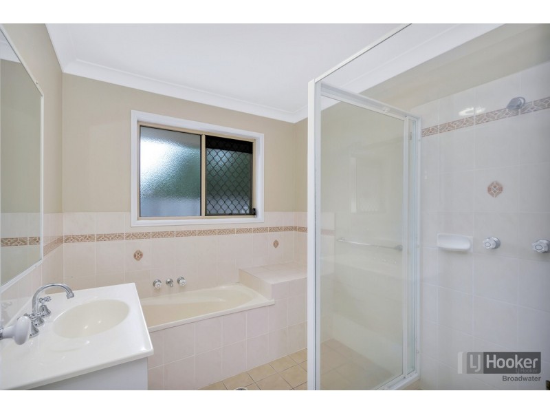 1/1 Gemma Glade, Labrador QLD 4215
