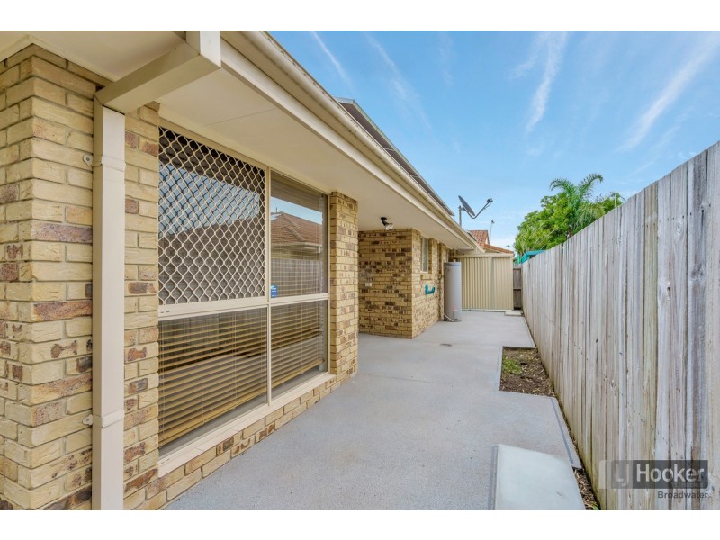 1/1 Gemma Glade, Labrador QLD 4215