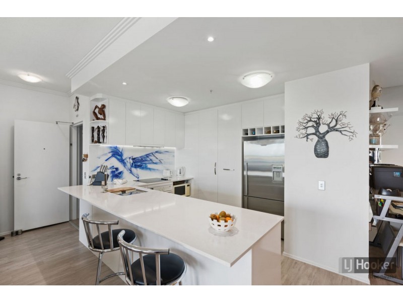 1305/182 Marine Parade, Labrador QLD 4215