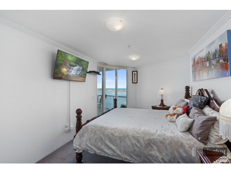 1305/182 Marine Parade, Labrador QLD 4215