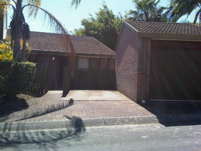 4/145 Government Road, Labrador QLD 4215