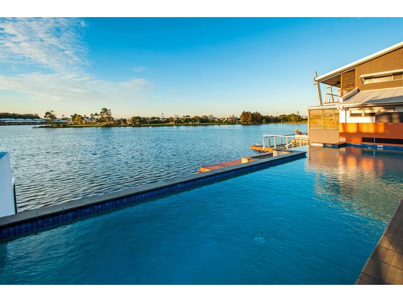 13/181 Lae Drive, Coombabah QLD 4216