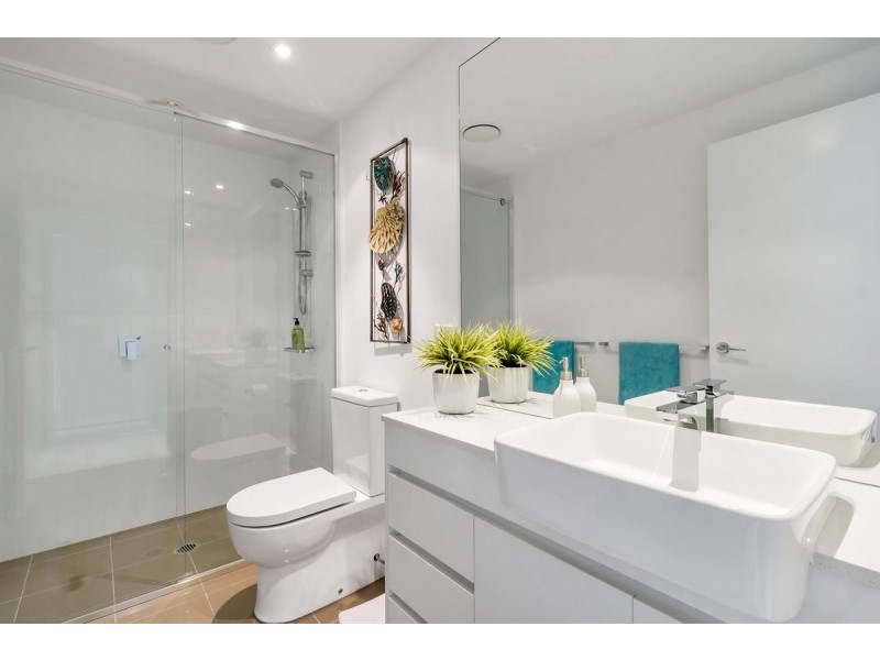 312/15 Compass Drive, Biggera Waters QLD 4216