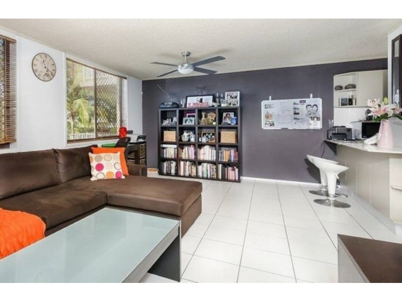 2/6 Parker Street, Labrador QLD 4215