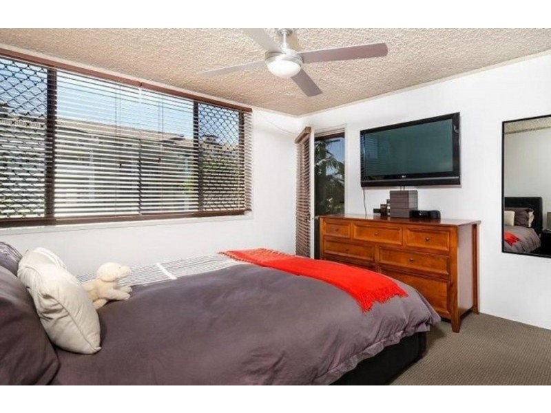 2/6 Parker Street, Labrador QLD 4215