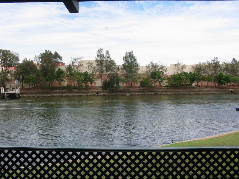 2/112 Bayview Street, Runaway Bay QLD 4216
