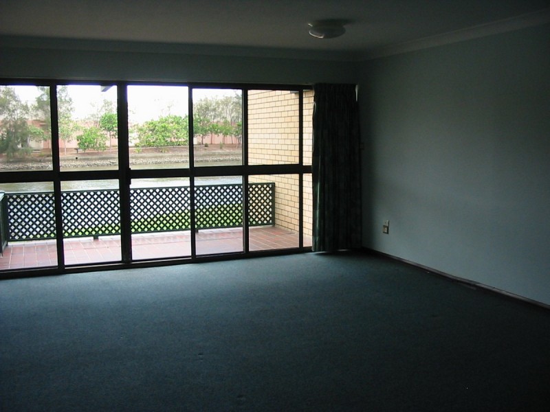 2/112 Bayview Street, Runaway Bay QLD 4216