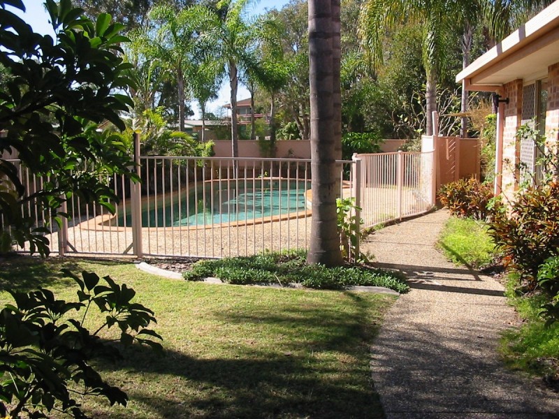 2/112 Bayview Street, Runaway Bay QLD 4216
